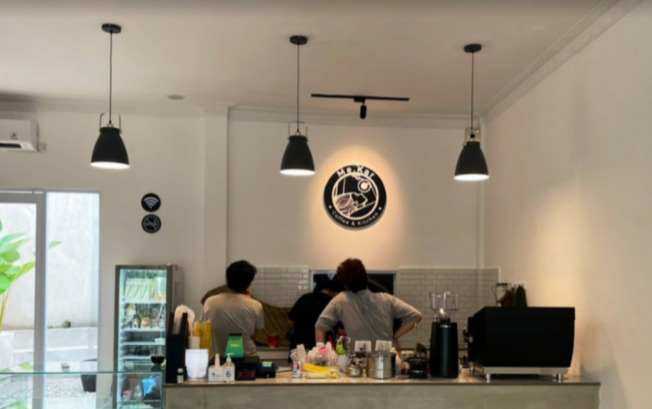 Logo La.Moon Coffee & Kitchen